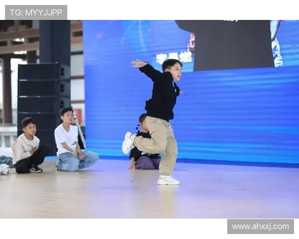 西安街舞队勇闯极限运动世界杯展现青春风采与团队精神