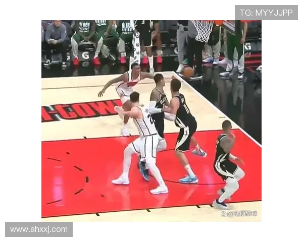 2019年火箭队与雄鹿队精彩对决全场录像回放及精彩瞬间分析