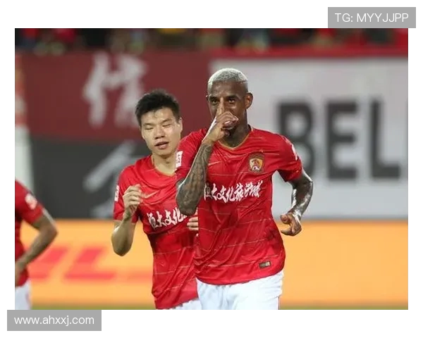 国安与恒大激战黄博文表现抢眼引发球迷热议