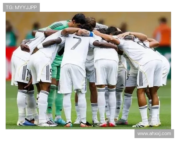 皇马马德里迎战劲敌全力争胜球迷热情高涨期待精彩对决