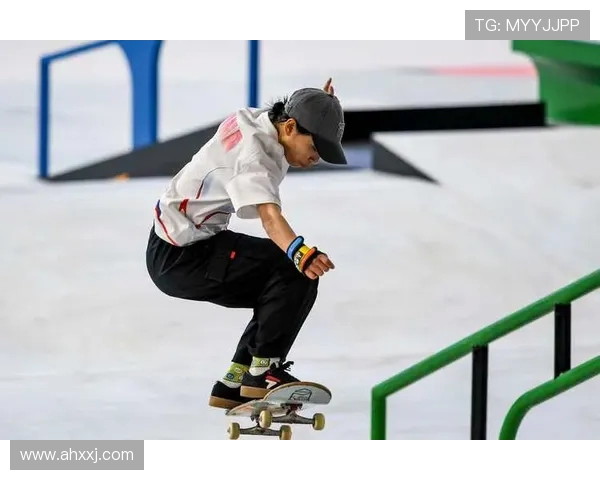 南京攀岩队在滑板精英赛中以52分稳居积分榜首位 南京攀岩队在滑板精英赛中以52分稳居积分榜首位