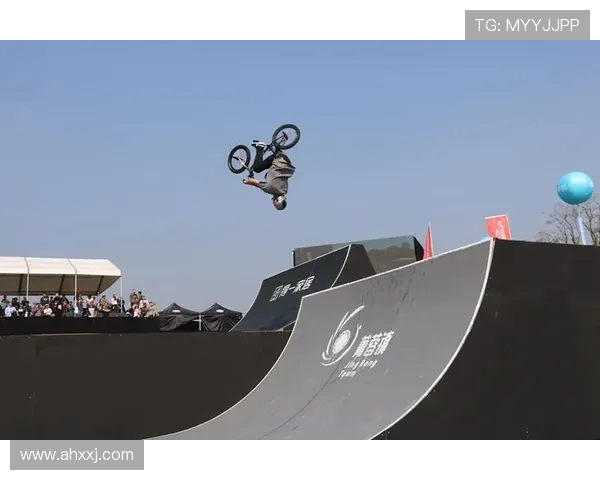 成都极限运动队如何通过边路渗透实现战术革新与突破